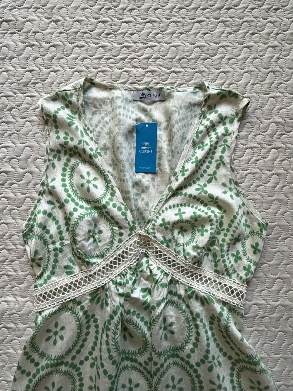 CUPSHE NWT Green and White Floral Sleeveless Dress